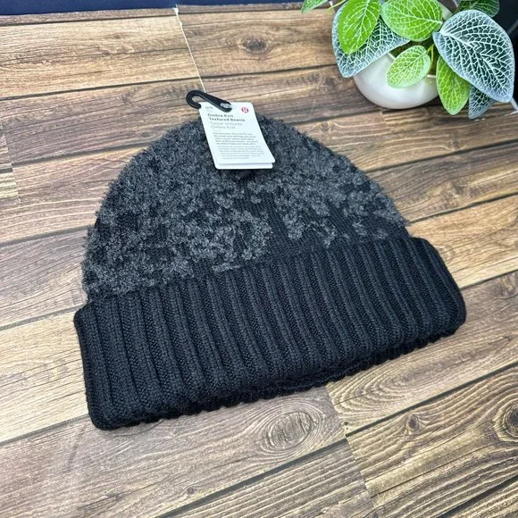 NWT Lululemon Ombre Knit Textured Beanie O/S (Black Grey) - Picture 2 of 13